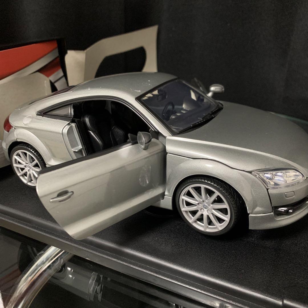 MOTORMAX Audi TT クーペ　2007 シルバー　1/18 スケール