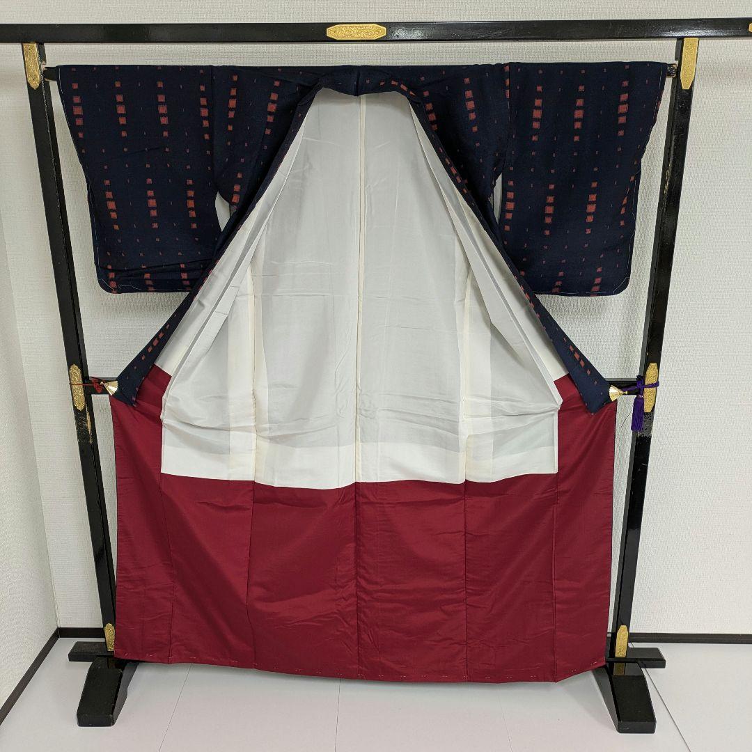 人気 紬 着物 翼-326 着物 袷 バチ衿 藍染め 可愛い四角の絣模様 正絹 着物・浴衣