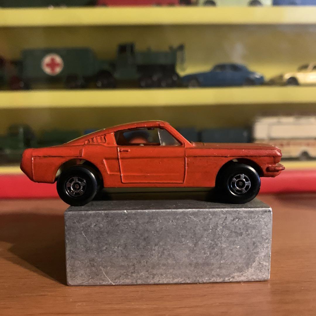 MATCHBOX Superfast 8 赤 ミニカーlesny
