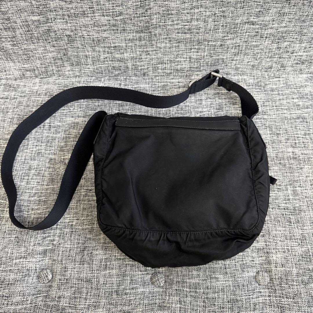PRADA ブラック メッセンジャーバッグ