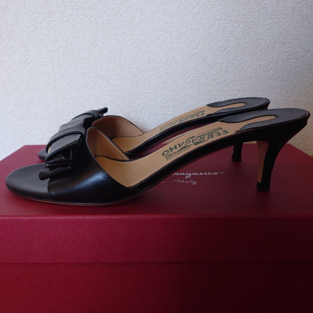 〈専用〉Ferragamo　バックストラップサンダル