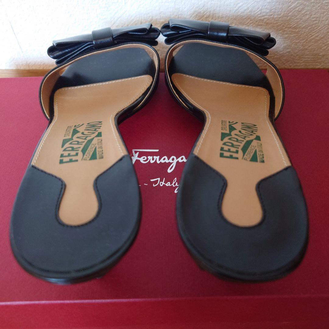 〈専用〉Ferragamo　バックストラップサンダル