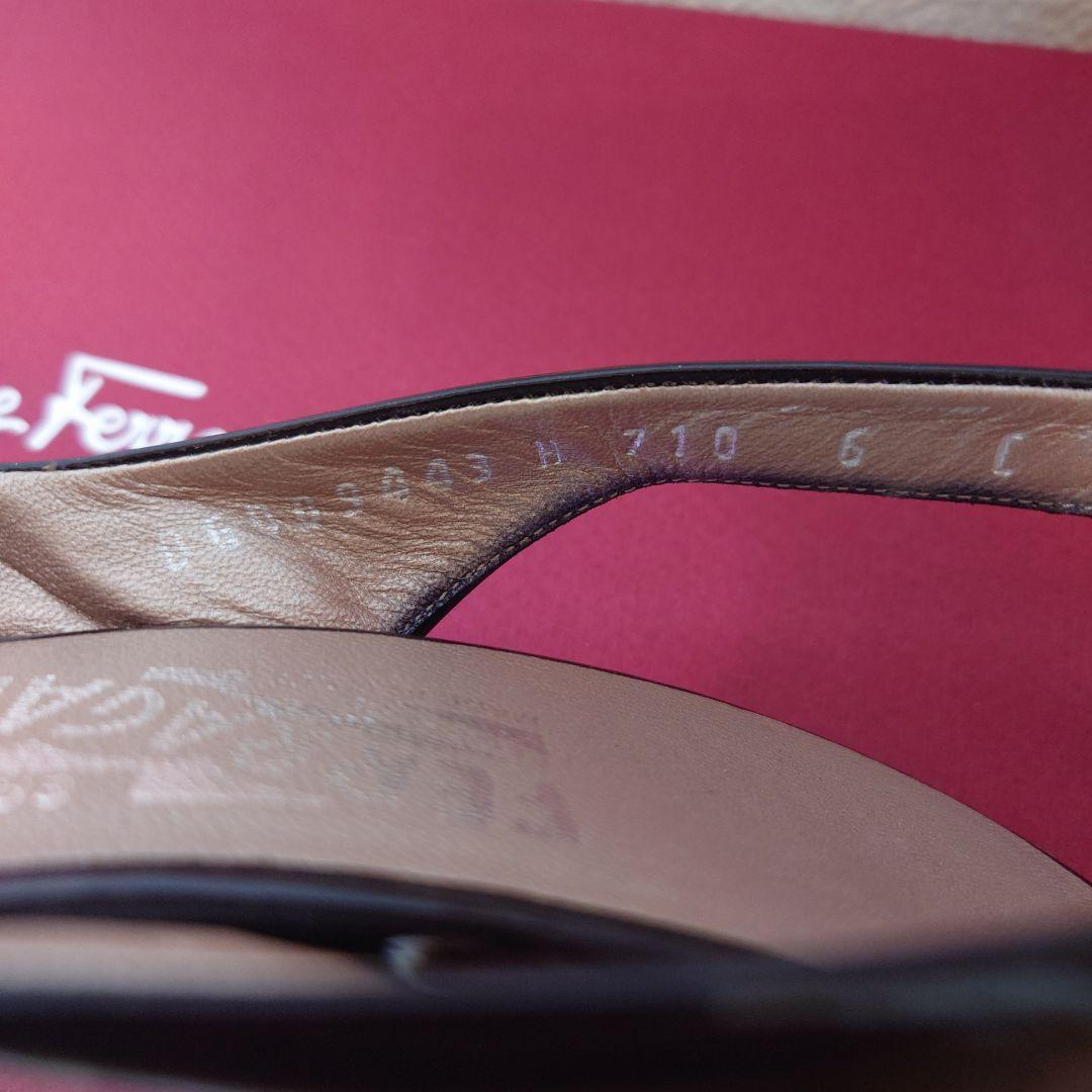 〈専用〉Ferragamo　バックストラップサンダル