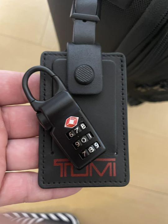 ートメント 美品 トゥミ tumi キャリー4ウィール デラックス ラップトッ26627D2 9i3v7-m99500277912 プケース
