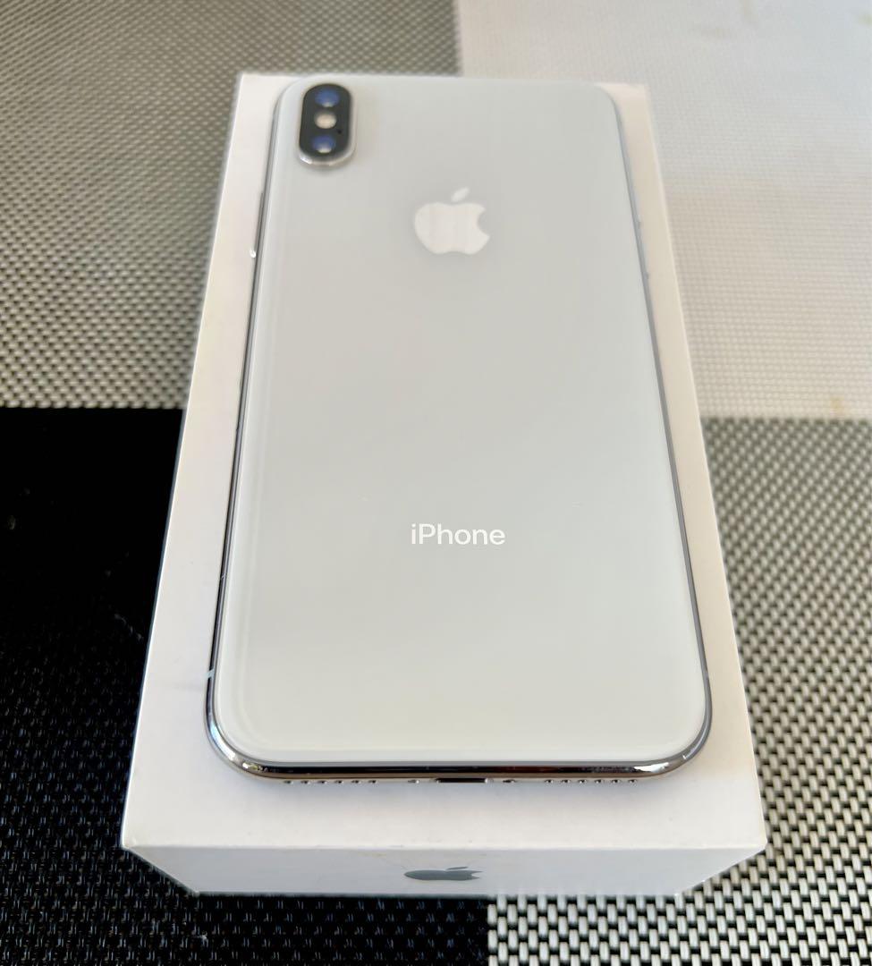 美品】iPhone X Silver 64GB Softbank ファッションの通販 49.0%割引