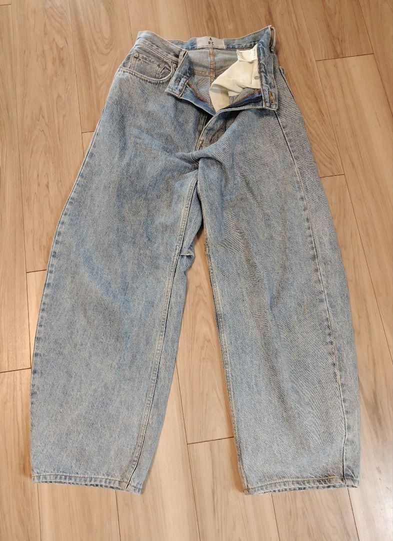 送料込・美品【Curensology　カレンソロジー】人気カーヴィーデニムパンツ