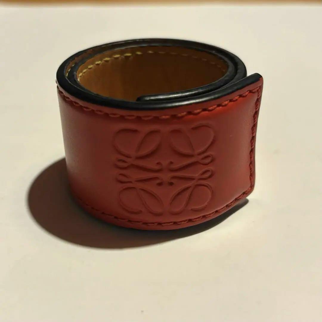 ロエベ アナグラム レザー スラップブレスレット