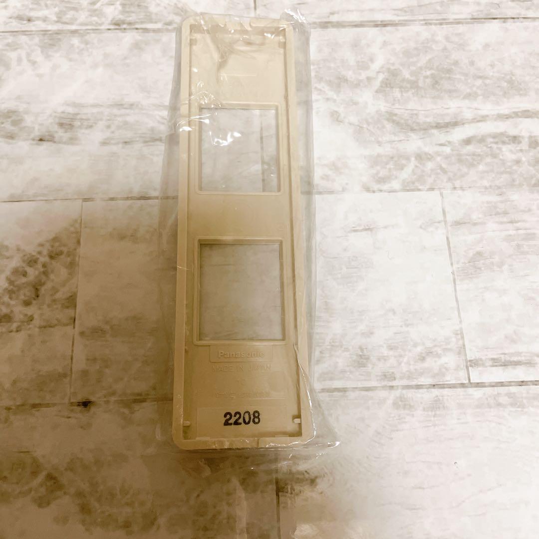 パナソニック WCF8202WK 器具用フルカラー組合せ用 2Pモダンプレート