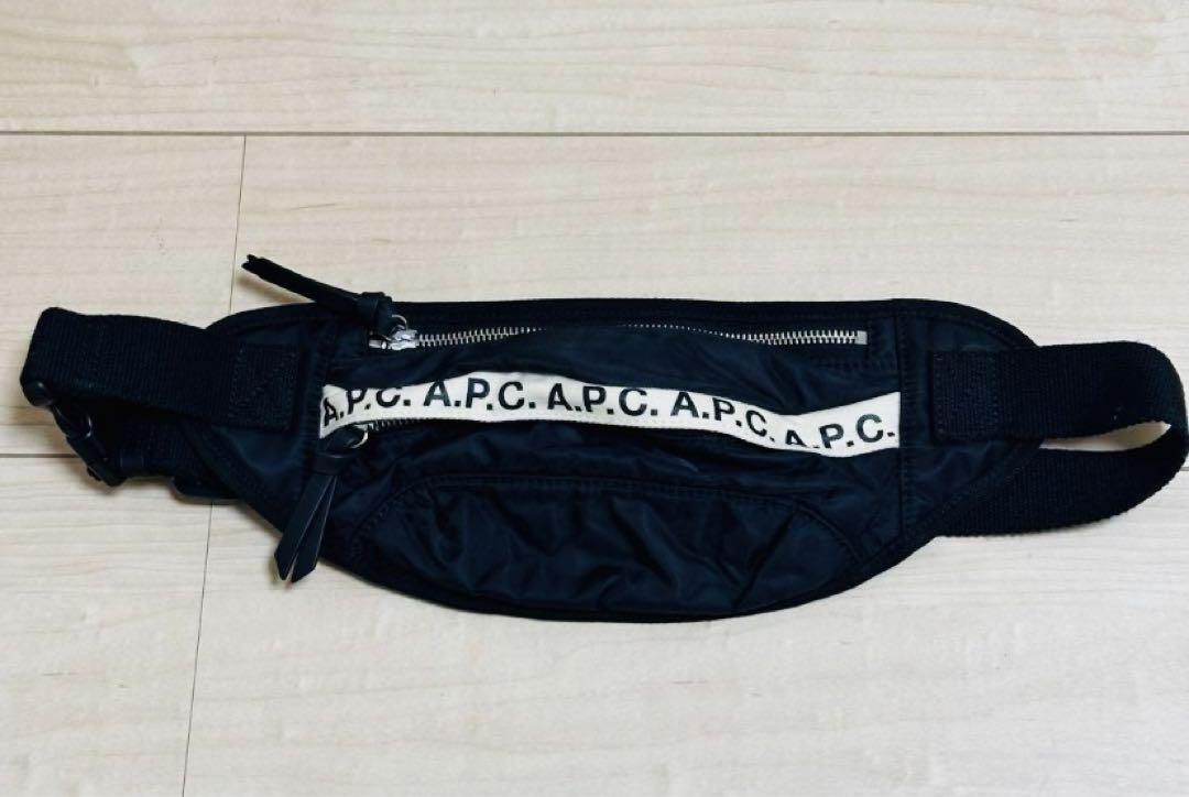 A.P.C アーペーセー　ボディバッグ