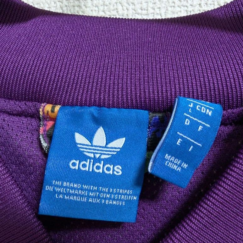 人気　総柄 アディダスオリジナルス トラックジャケット デカロゴ ジャージ 紫