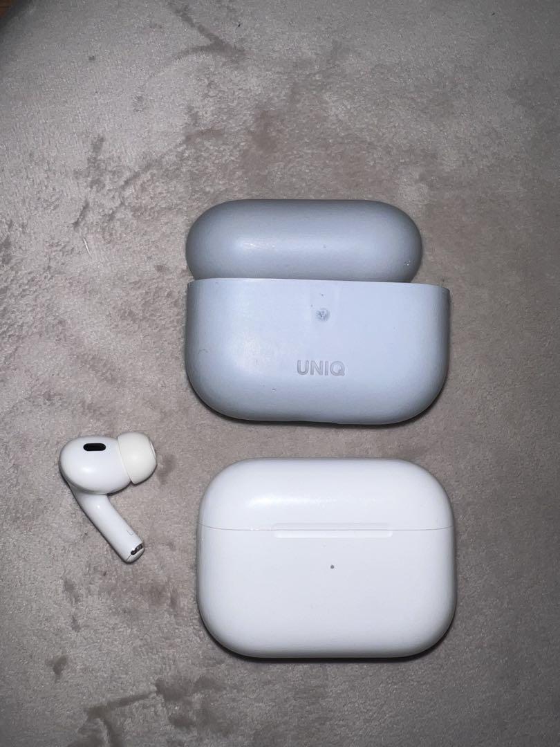 AirPodsPro2 左耳のみ　充電ケース　ケースカバー付きGREY色第二世代 AirPodsPro2 左耳のみ 充電ケース ケースカバー付きGREY色第二世代