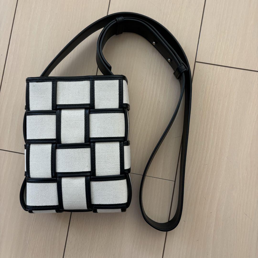 BOTTEGA VENETA キャンバスショルダーバッグ 画像1