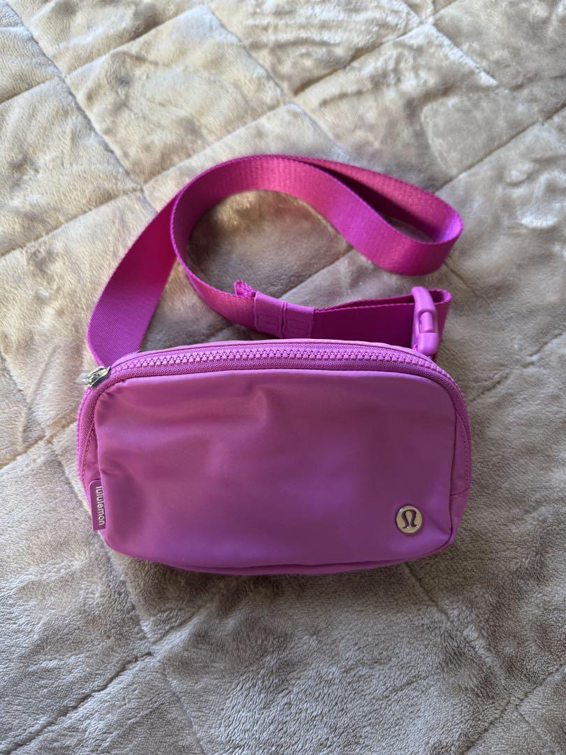 Lululemon パウピンク ベルトバッグ - バッグ最 安値 で