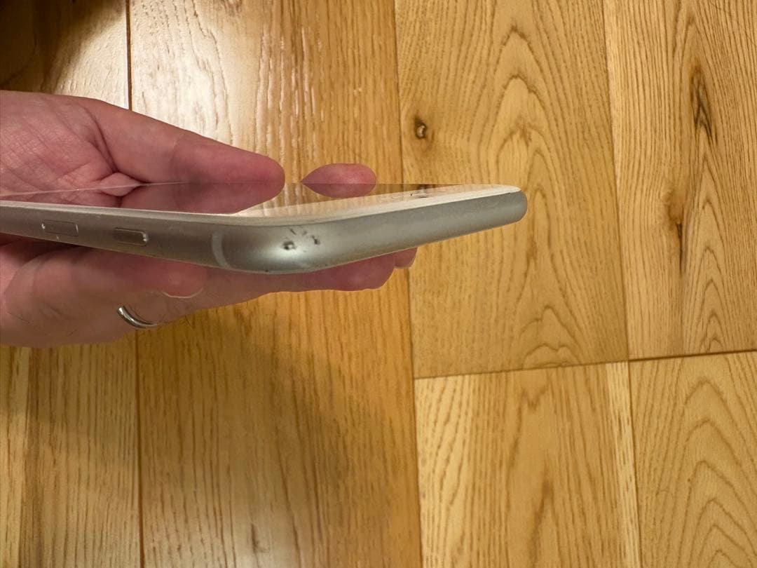 iPhone8 シルバー バッテリー容量75% SIMフリー 64GB