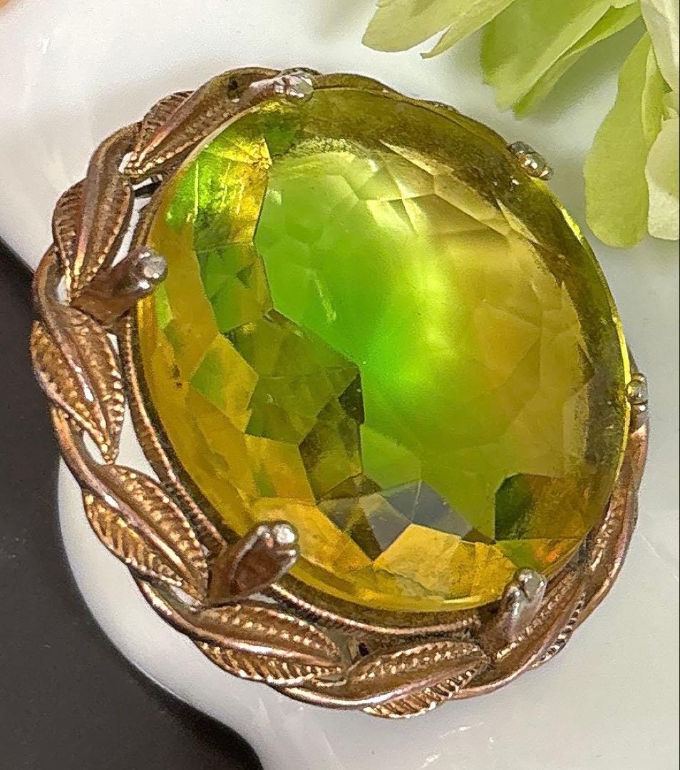 英国英国製 ヴィンテージブローチ バイカラー/レモンイエロー&ライムグリーン 英国英国製 ヴィンテージブローチ バイカラー/レモンイエロー&ライムグリーン