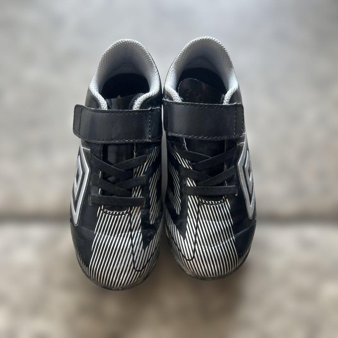 umbro アンブロ アクセレイター TR ジュニア WIDE(ブラック