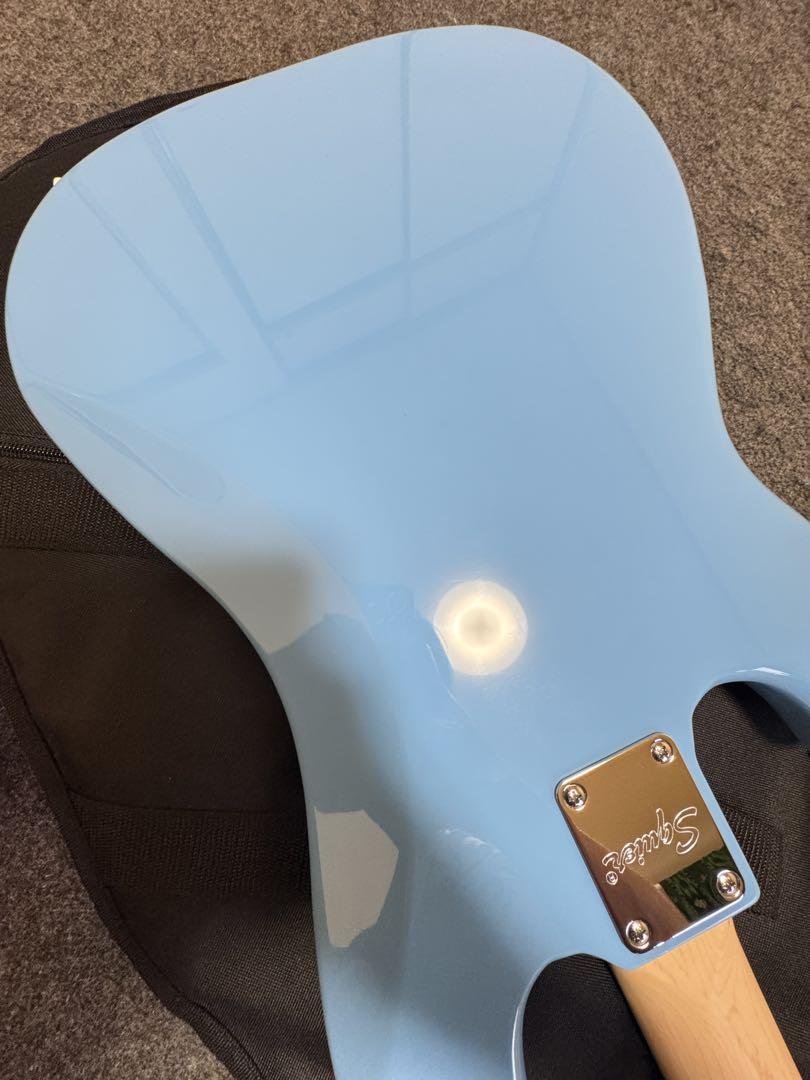 Squier エレキベース ライトブルー ケース付き