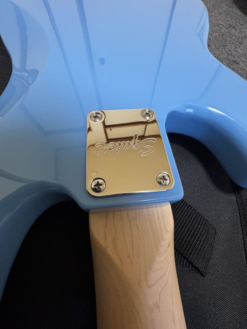 Squier エレキベース ライトブルー ケース付き
