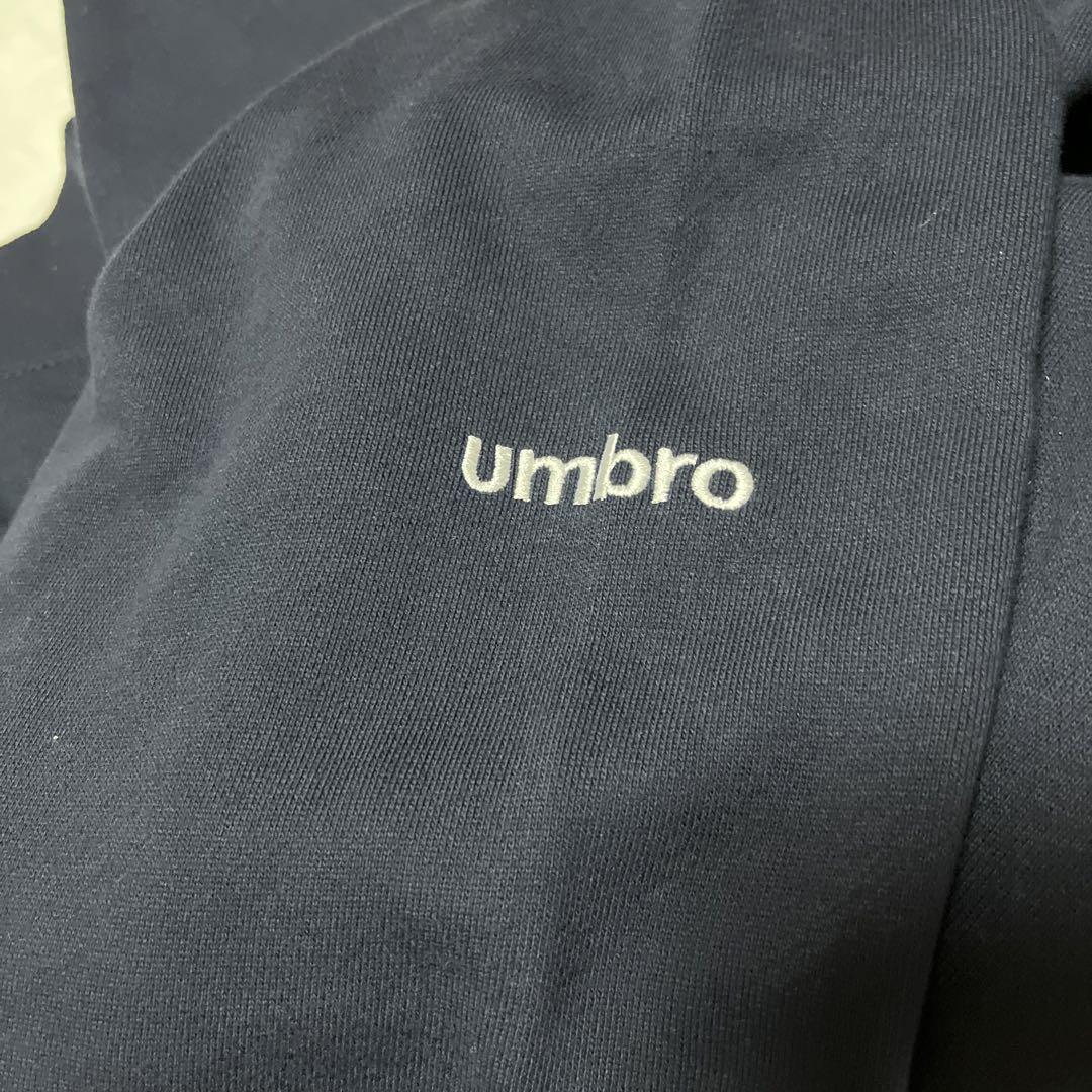 Umbro ネイビー トレーナー