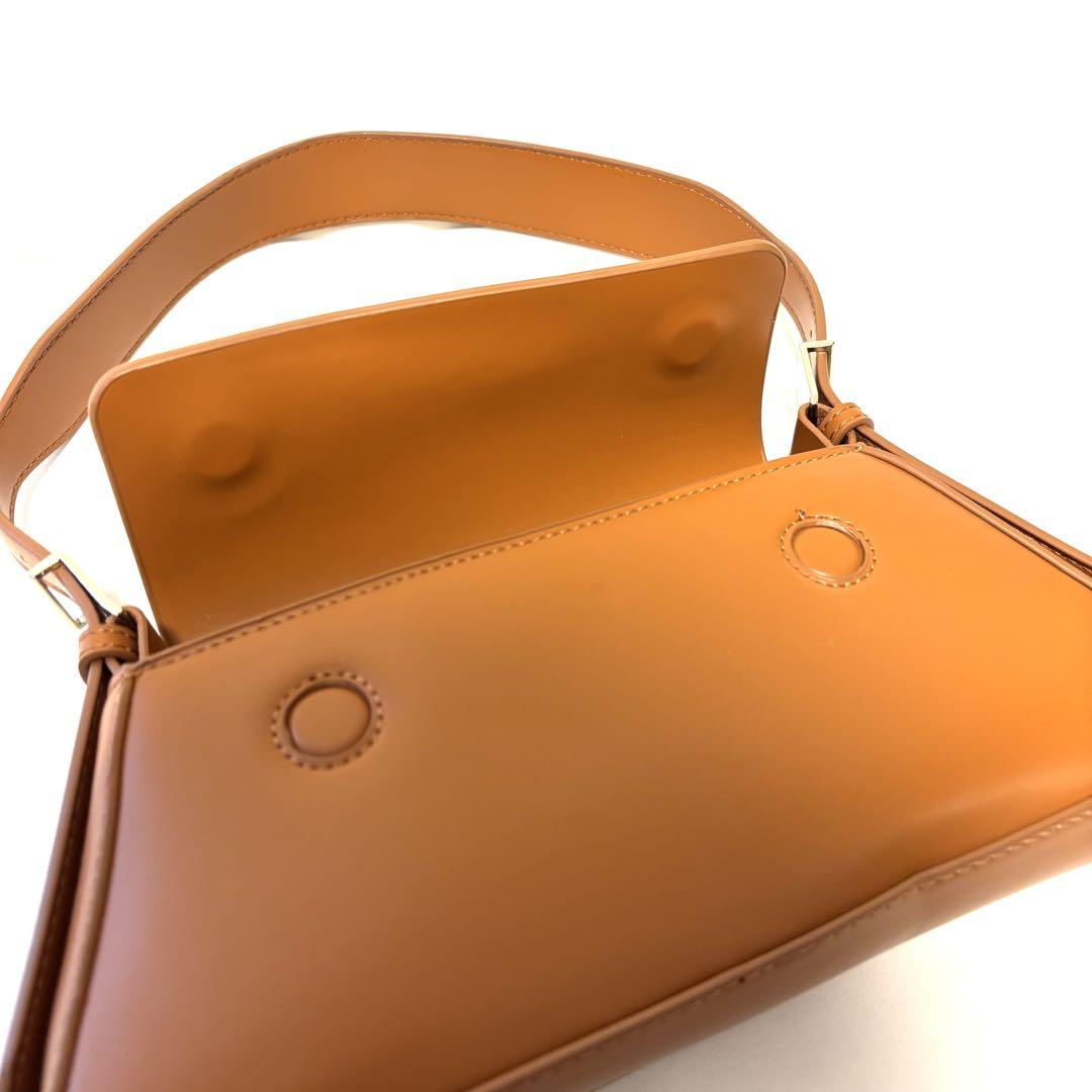 新品♡ZARA 大人気即完売！フラップミニマルショルダーバッグ