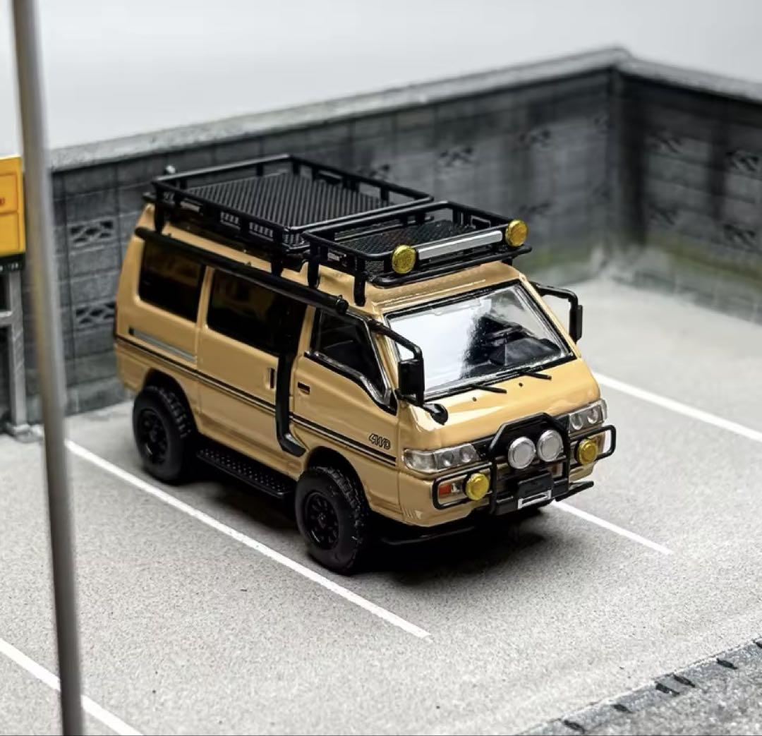 デリカ スターワゴン 1/64 ミニカー