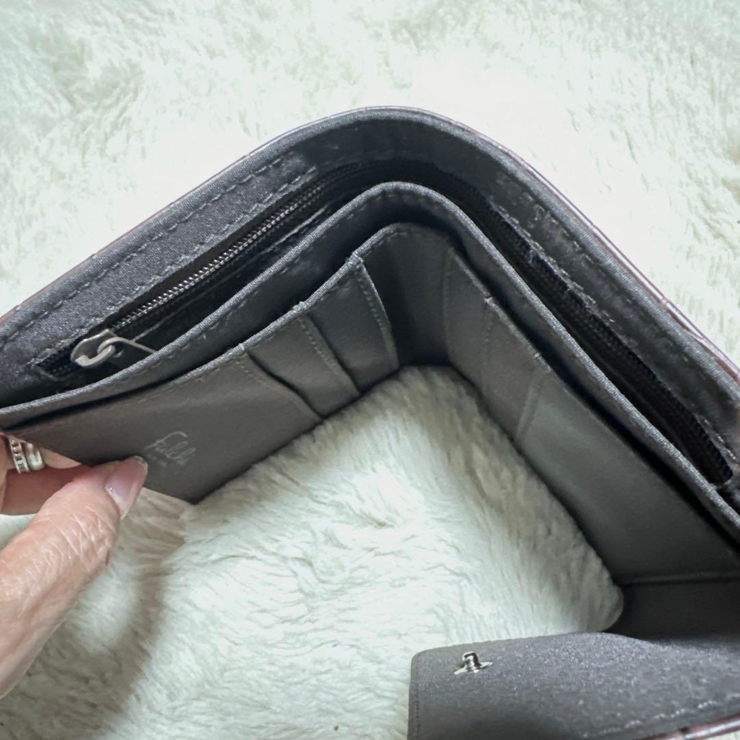 二つ折り財布 ミニ財布 クロコ型押し ブラウン - メルカリ