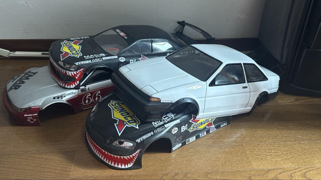 ラジコンボディ4枚　ジャンク扱い