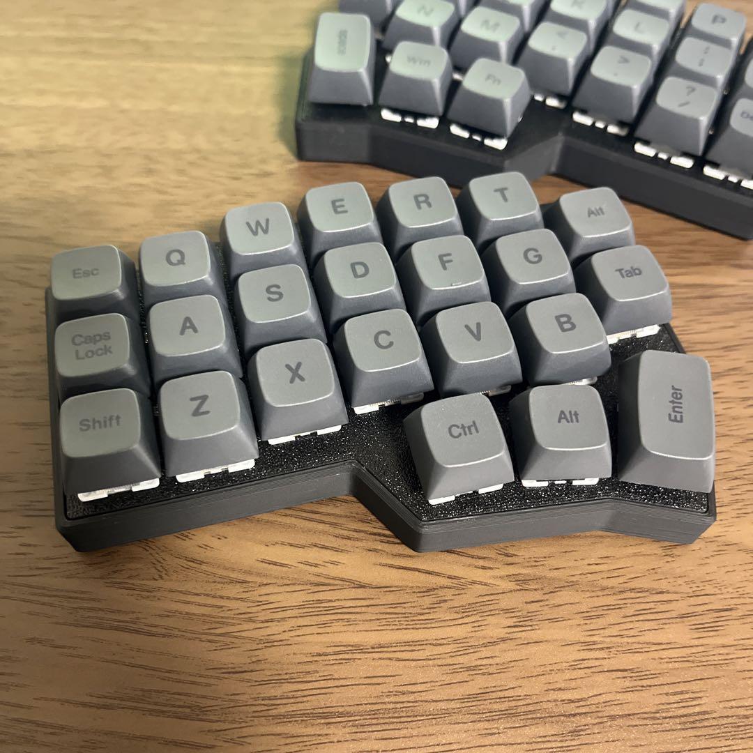 新品】Corne v4 CherryMX互換 リニアスイッチ無線化 完成品 白