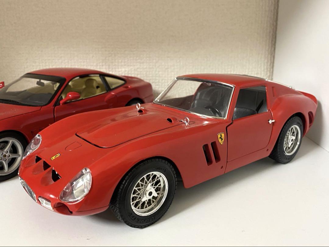 新品　美品　フェラーリ　GTO クーペ　1/18 ミニカー