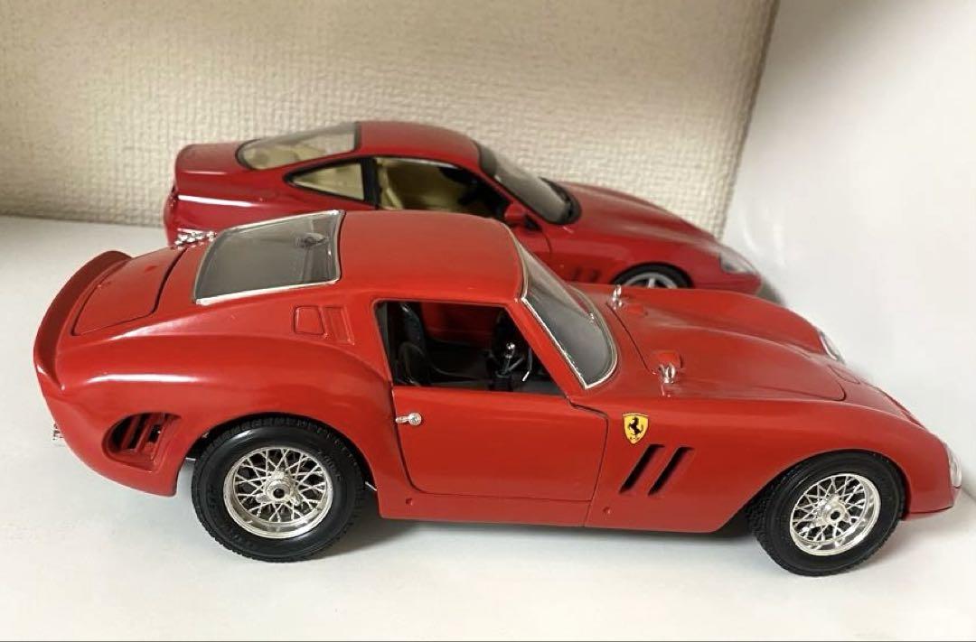 新品　美品　フェラーリ　GTO クーペ　1/18 ミニカー