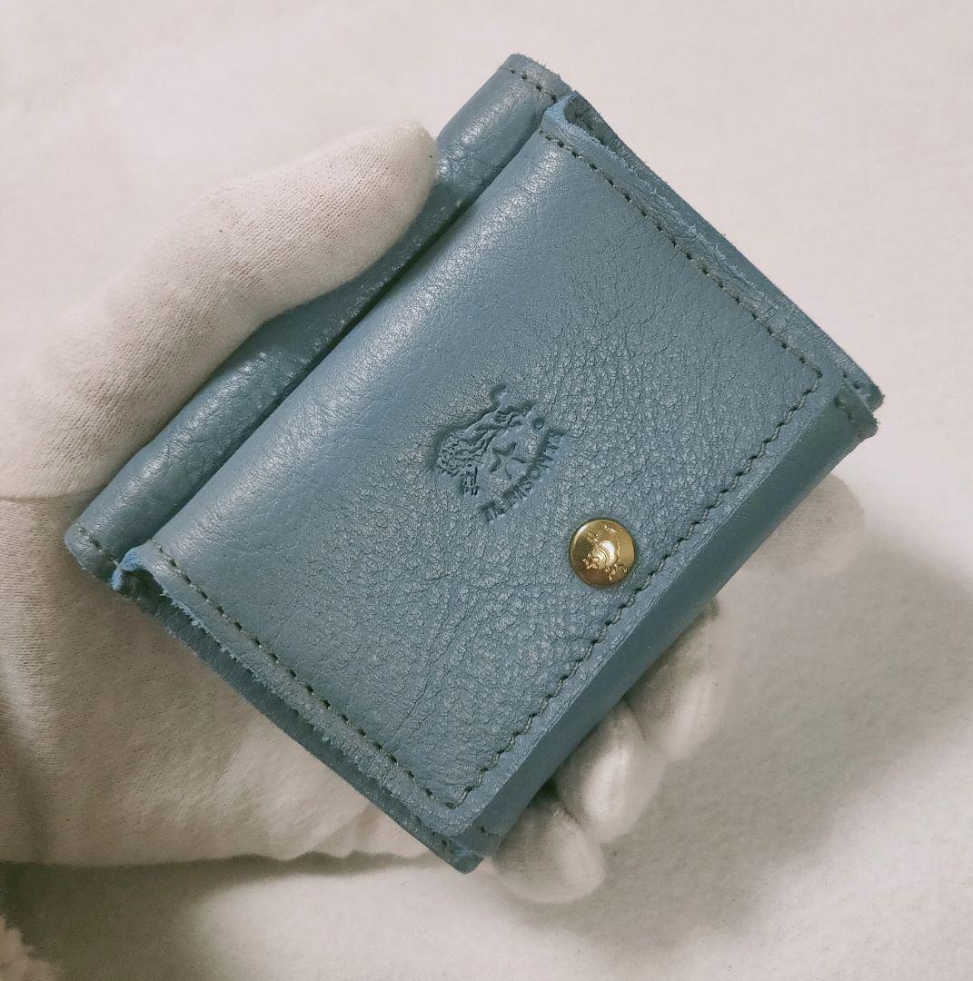 ざいますが 新品 軽量 三つ折り財布 くすみブルー RFreK-m99618487003 イルビゾンテ コンパクト カーフスキ