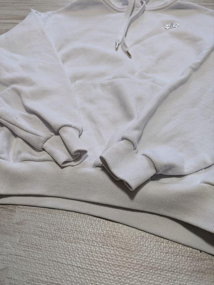 alo yoga Accolade Hoodieパーカー