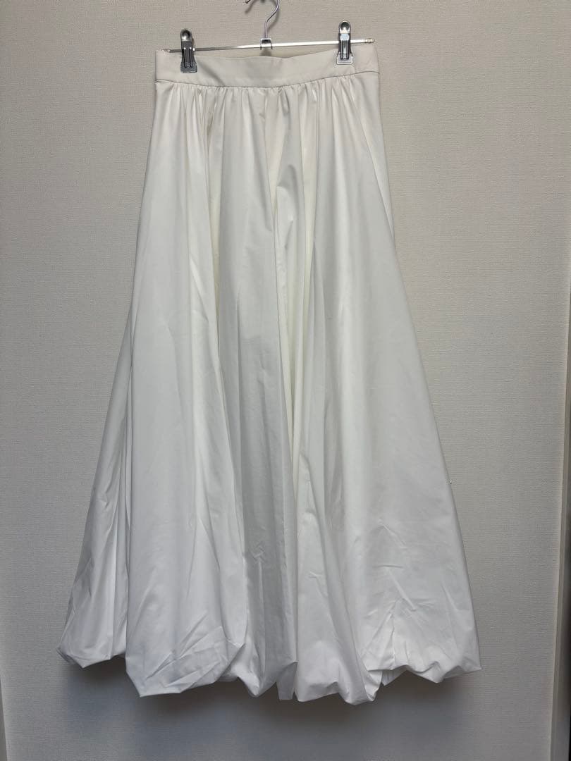 ⭐️完売品⭐️ Rirandture リランドチュール バルーンロングスカート 白 ⭐️完売品⭐️ Rirandture リランドチュール バルーンロングスカート 白