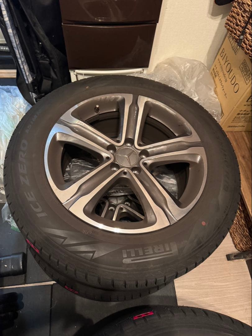 【美品】ベンツGLCクーペ スタッドレスタイヤ 2023年式 【美品】ベンツGLCクーペ スタッドレスタイヤ 2023年式