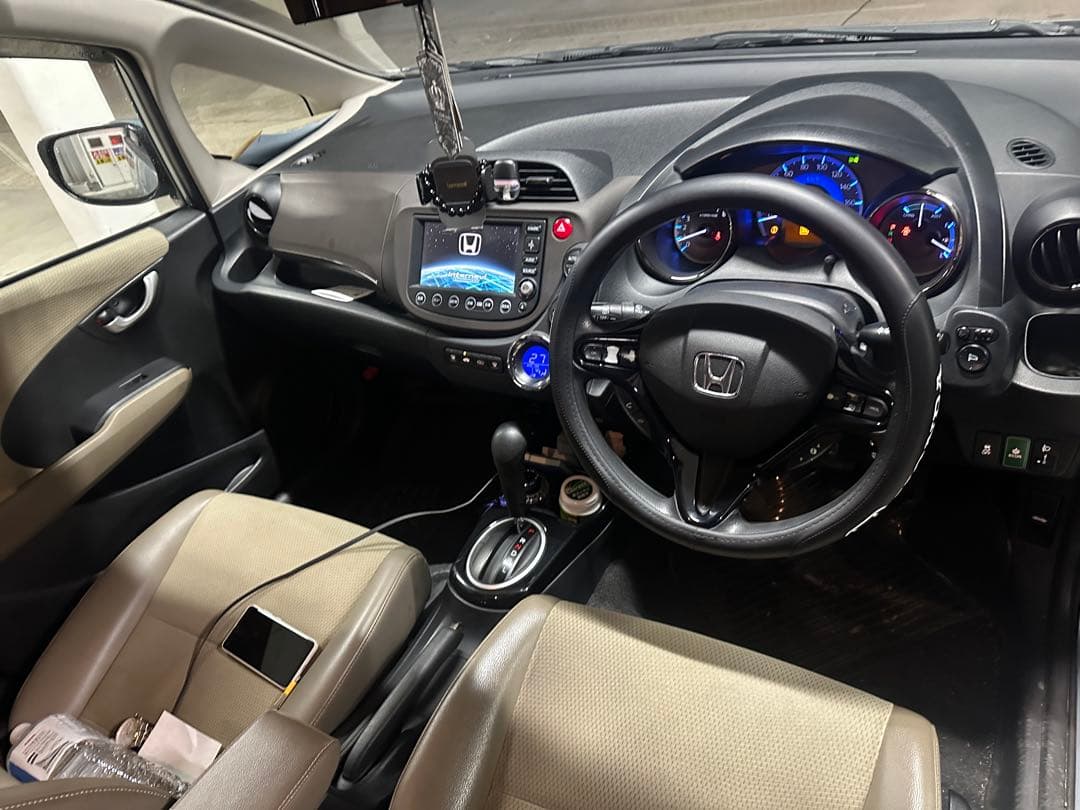 ホンダ フィット シャトル - ハイブリッド。 ホンダ フィット シャトル - ハイブリッド。