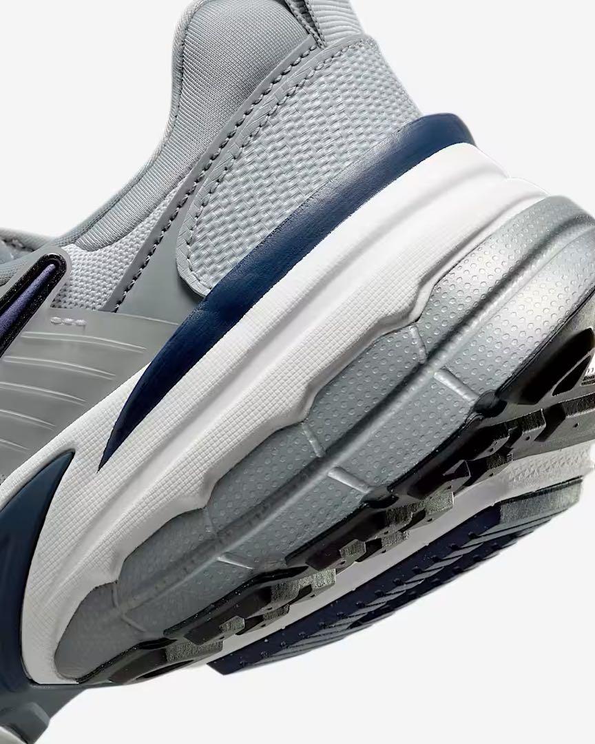 新品✨NIKE ハイテクスニーカー27.0cm エアフォース1 白 黒