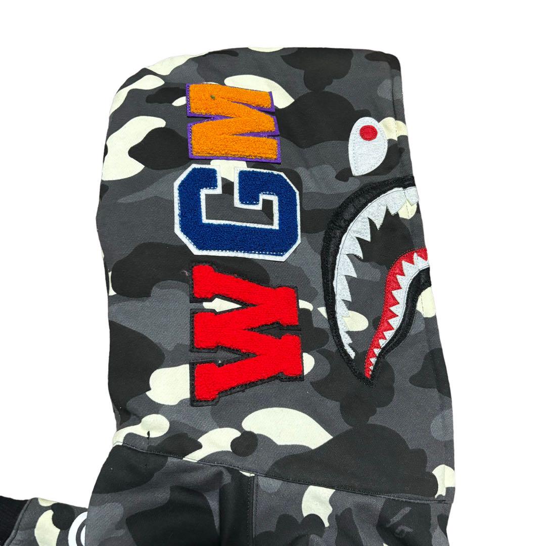 a bathing ape パーカー 発光 シャーク ダブルジップ レア 迷彩
