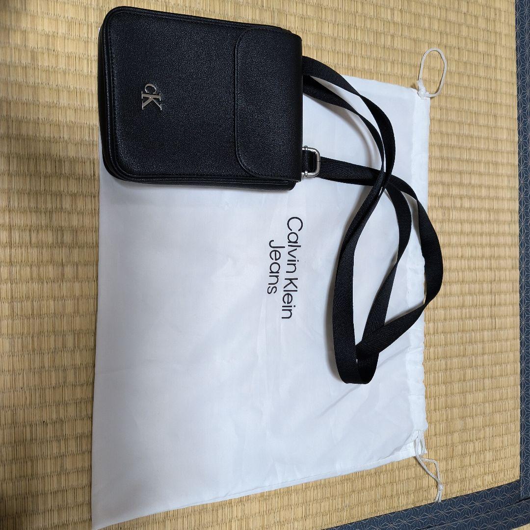 Calvin Klein Jeans ブラックショルダーバッグ