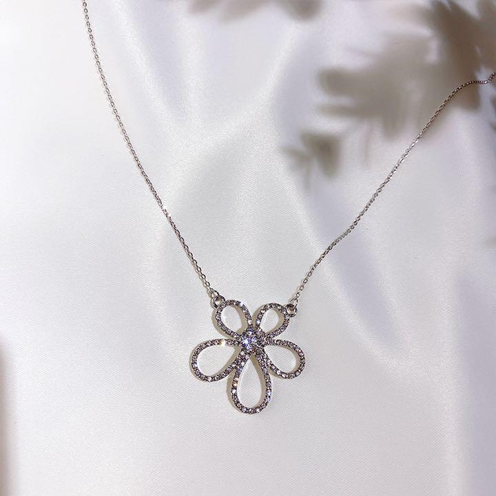 メルカリ 花モチーフとのネックレス 花 パール フラワー 1 500 中古や未使用のフリマ メルカリ 花モチーフとのネックレス 花 パール フラワー 1 500 中古や未使用のフリマ