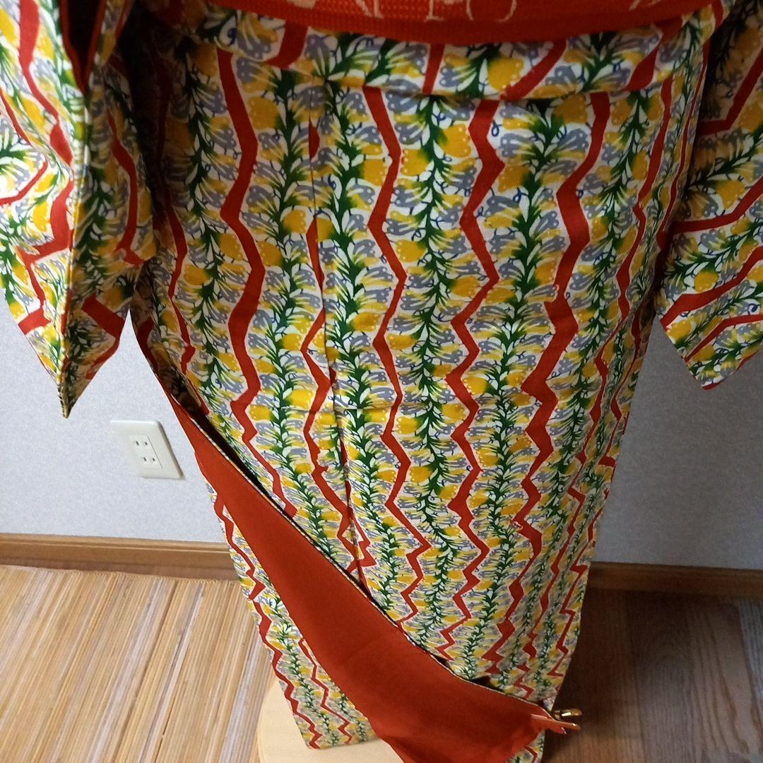 最高Fashion - 正絹袷紬小紋着物 赤 緑 黄色 臈纈染め葉模様