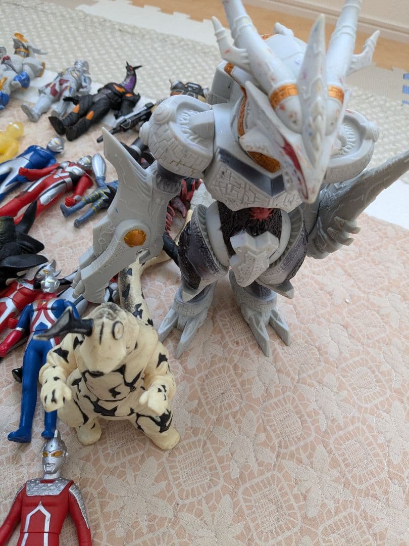 ウルトラマン フィギュアと変身アイテムセット