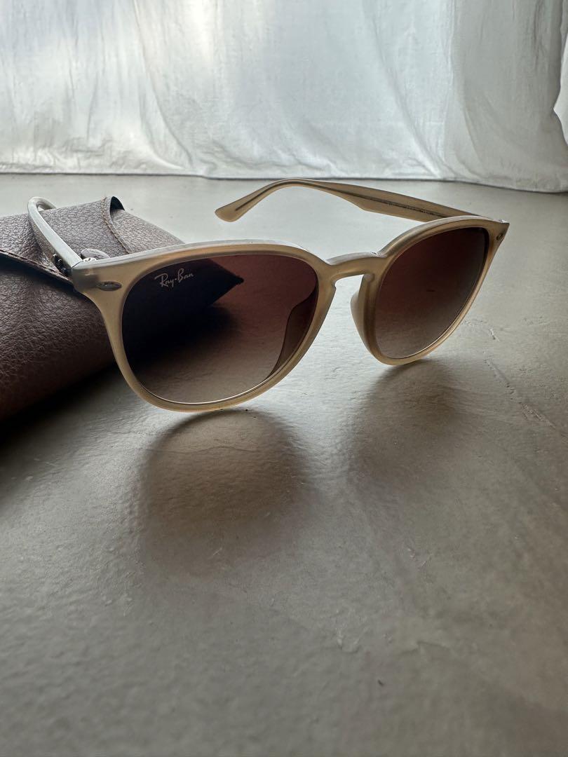 Ray-Ban アイボリーキャットアイサングラス