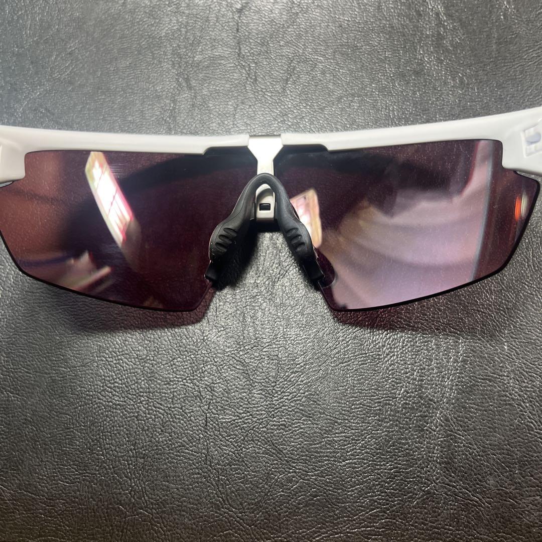Oakley スポーツ用サングラス 赤レンズ 白フレーム