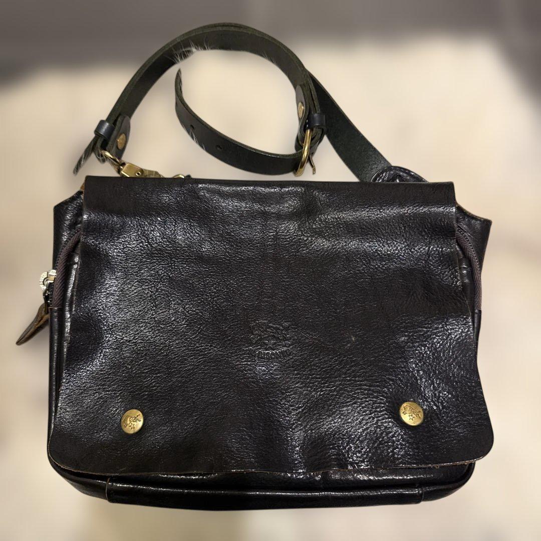 IL BISONTE ボディバッグ