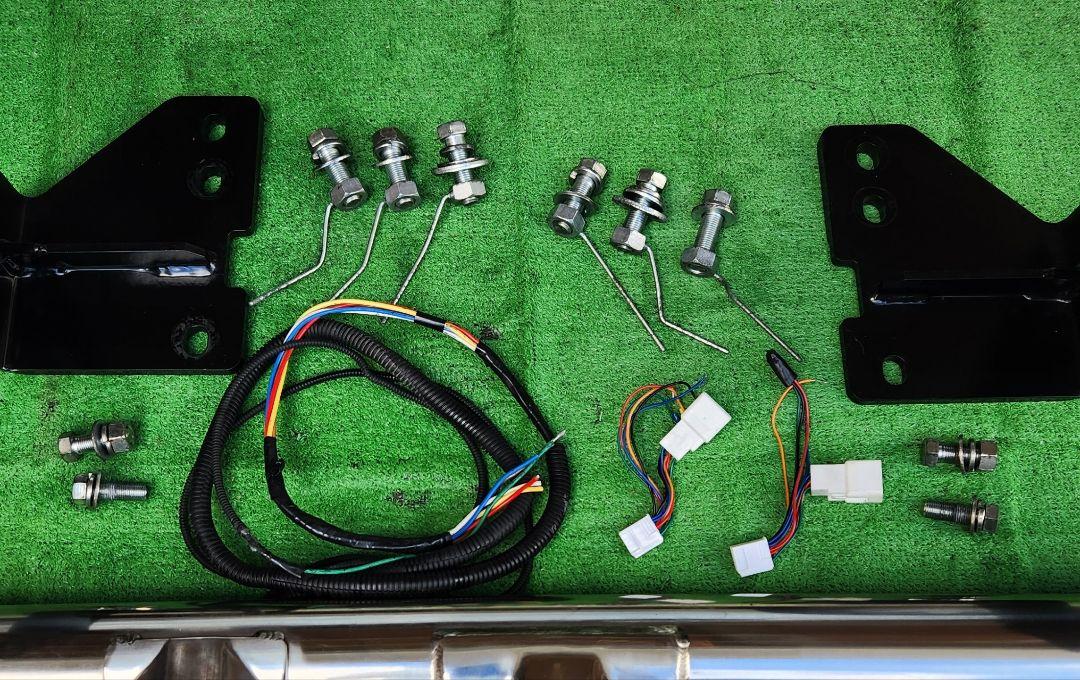 ヒッチメンバー　ハイエース200系  ソレックス製ステンレス