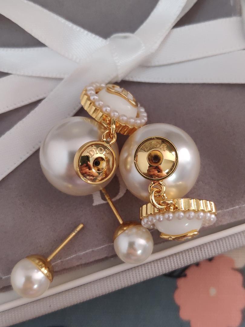 クリスチャンディオール（Dior） パールピアス 人気美品Ω