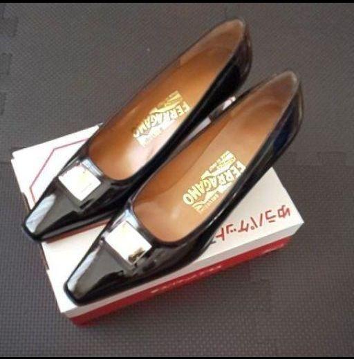 23cm話題の行列 ピヨ様専用Salvatore Ferragamo パンプス