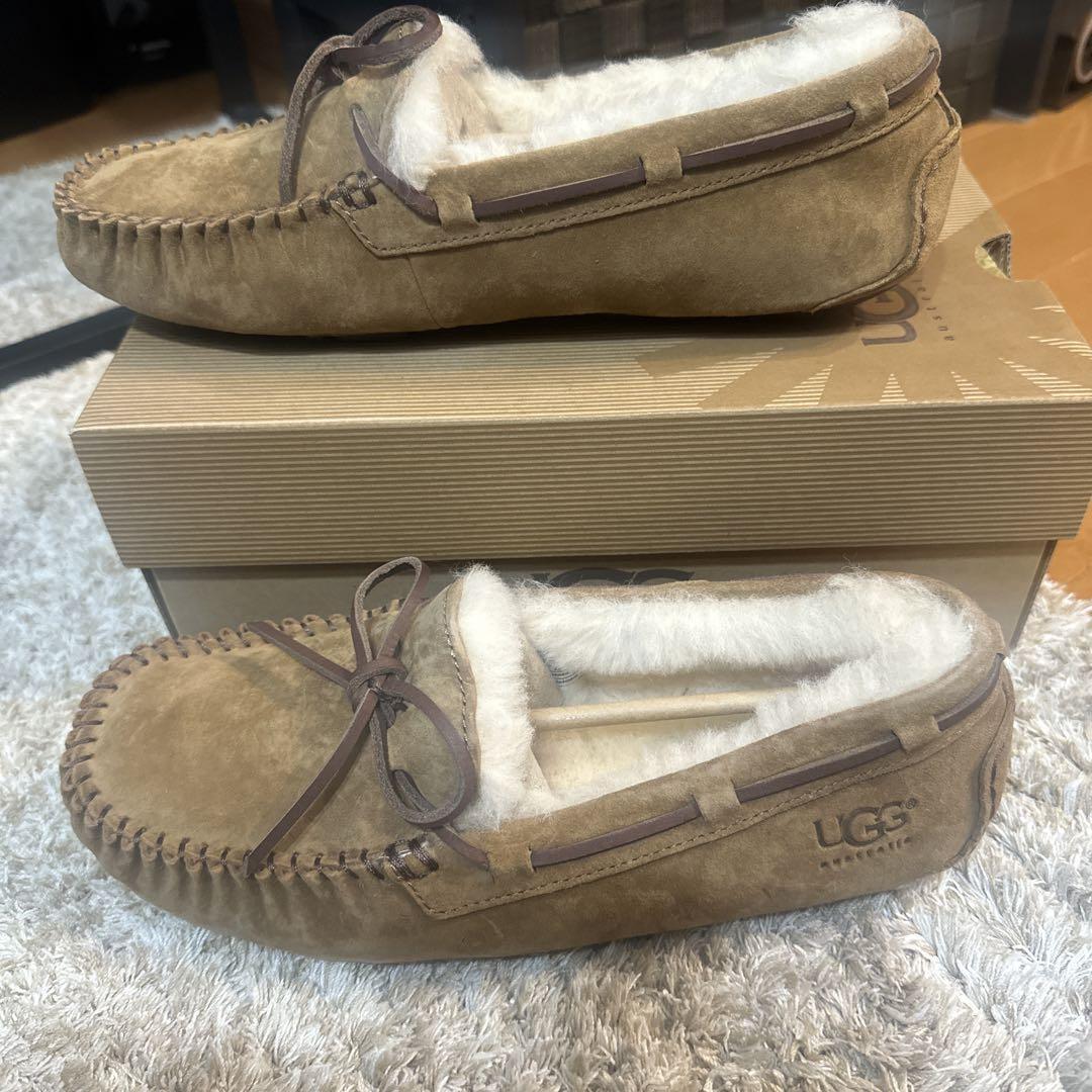 ★新品未使用★UGG モカシン DAKOTA
