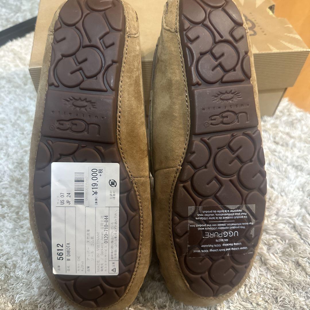 ★新品未使用★UGG モカシン DAKOTA