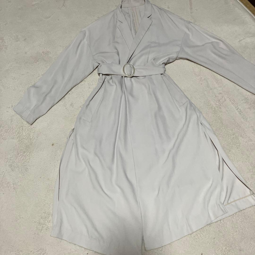 ロペ白ロングコート